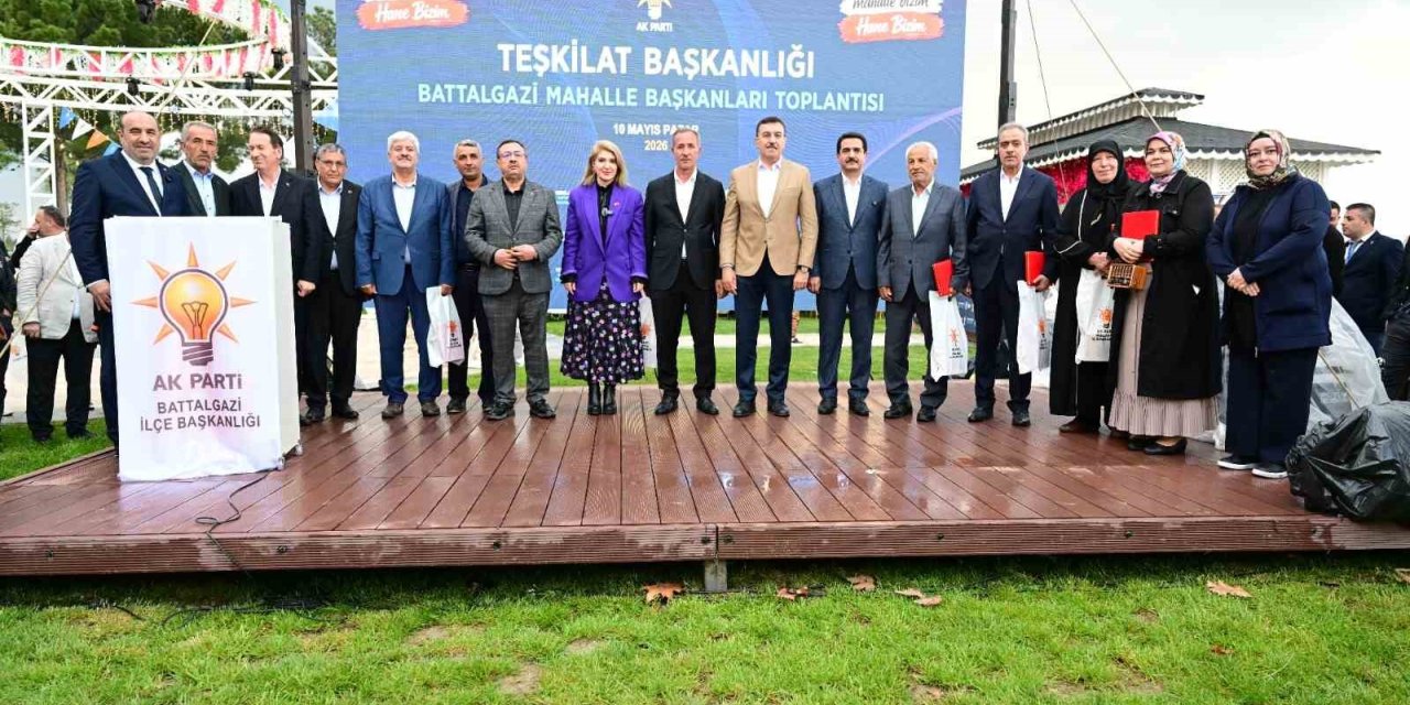 Battalgazi’de Mahalle Başkanları İstişare ve Değerlendirme toplantısı gerçekleştirildi
