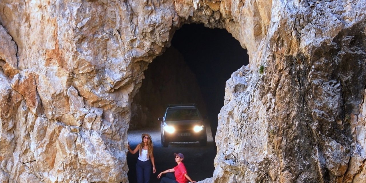 132 yılda yapılan Taş Yolu turistleri kendine çekiyor