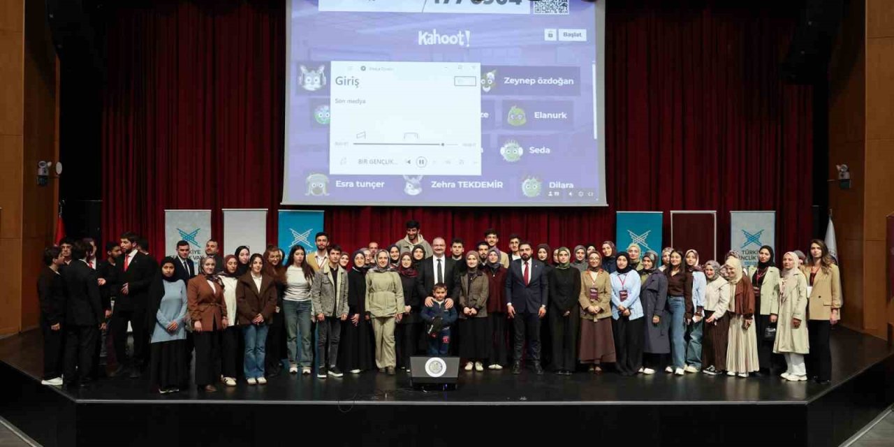 Rektör Hacımüftüoğlu İhtisas Akademiye katıldı