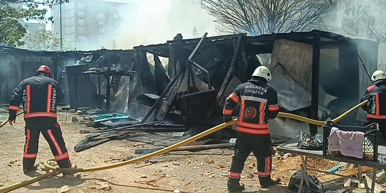 Malatya’da şantiyede korkutan yangın