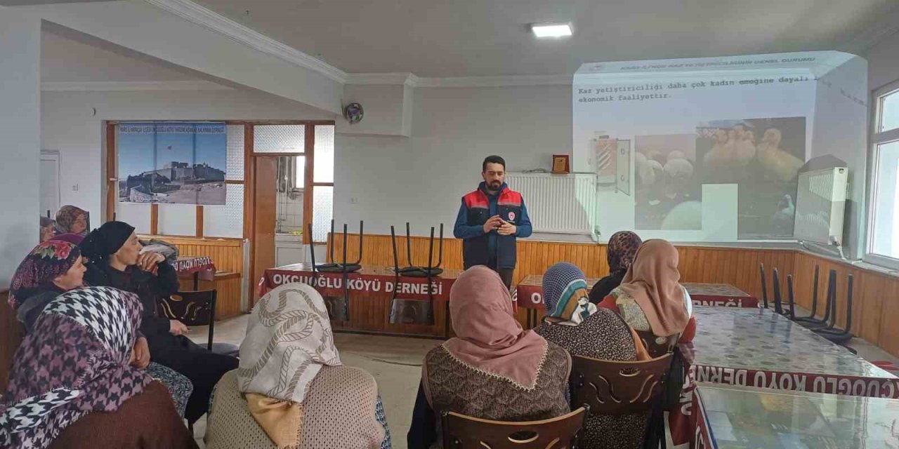 Arpaçay’da kadın üreticilere kaz yetiştiriciliği eğitimi