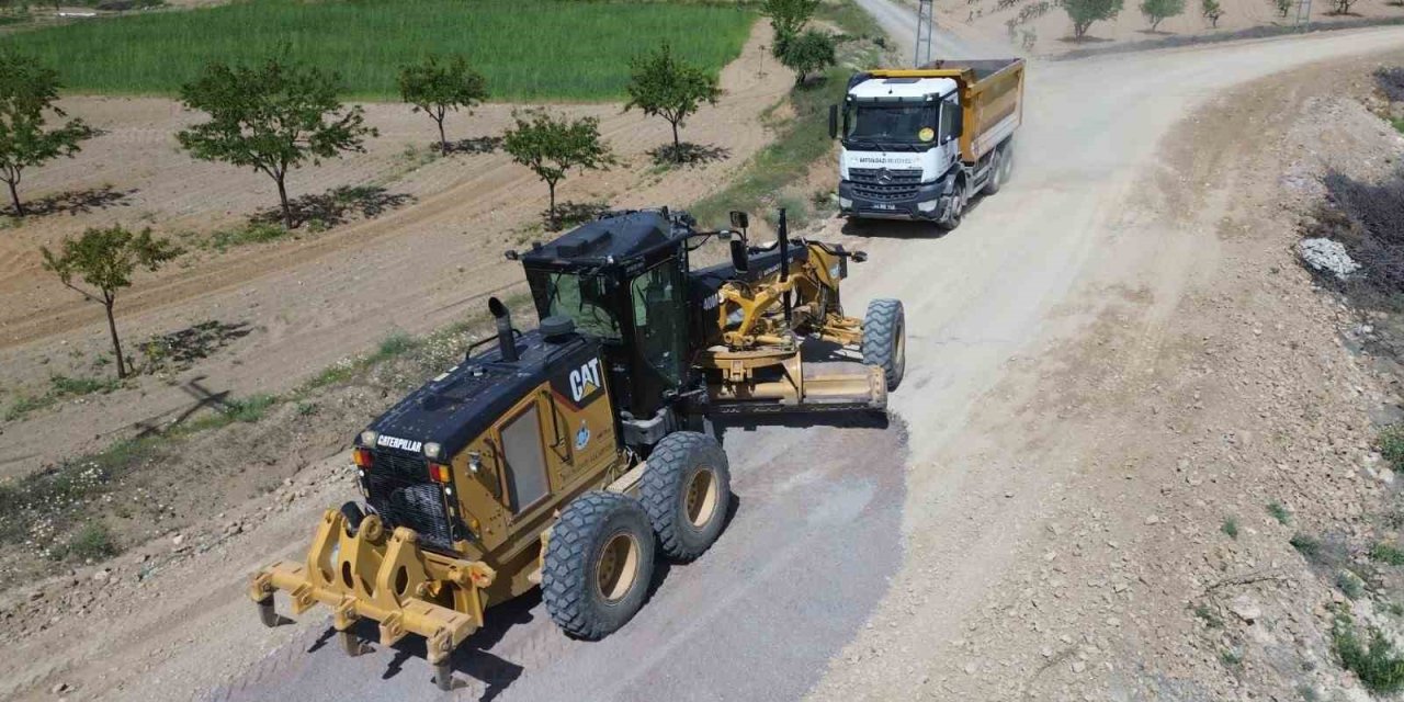 Battalgazi’de yol düzenleme çalışmaları devam ediyor