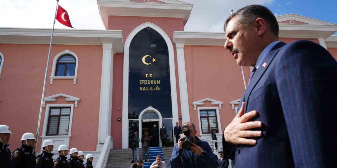 İçişleri Bakanı Çiftçi Erzurum Valiliği’nde il yöneticileri ile bir araya geldi