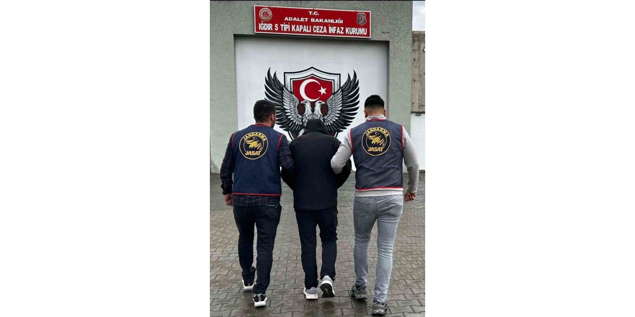 Iğdır’da 15 yıl hapis cezası bulunan kaçakçılık zanlısı yakalandı