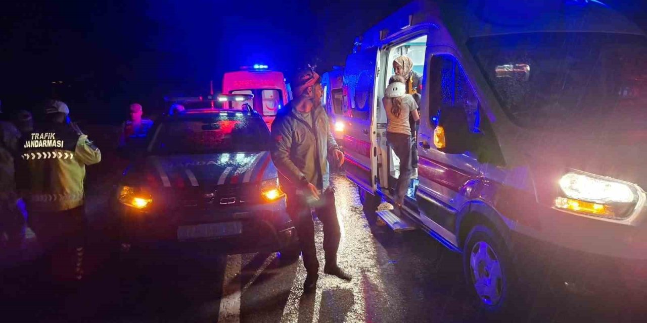 Bingöl’de trafik kazası: 8 yaralı