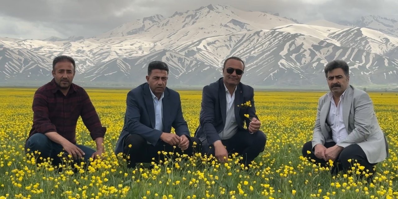 Yüksekova’da iki mevsim bir arada yaşanıyor