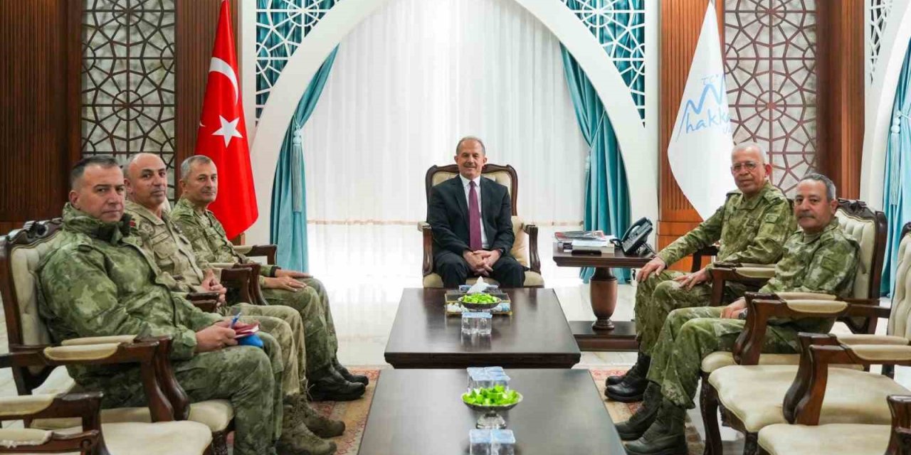 Korgeneral Topaloğlu, Hakkâri Valiliği’ni ziyaret etti
