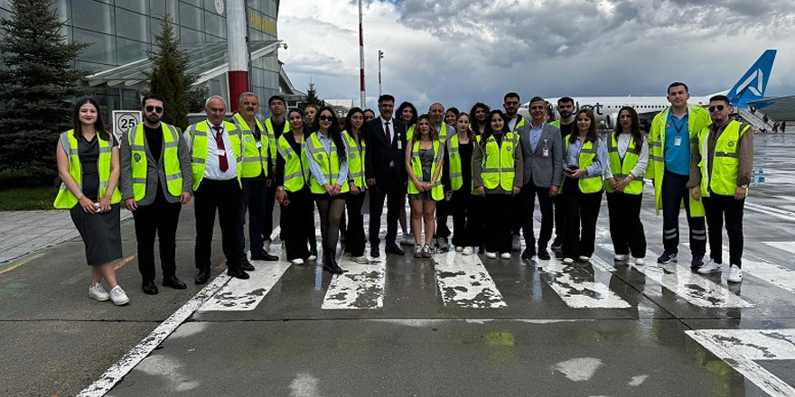 Geleceğin Kabin Memurları Kars Harakani Havalimanı’nda Sahaya İndi