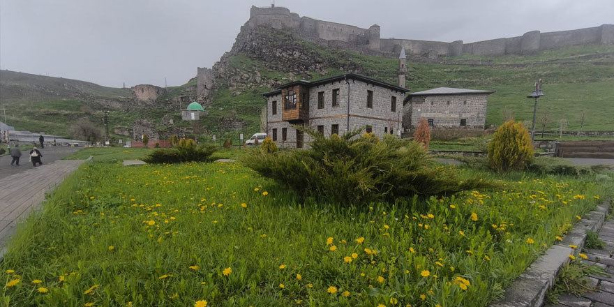 Kars güne renklerle uyandı!