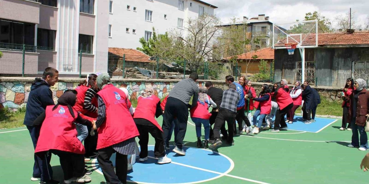 Erzincan’da "Engel Yok" mesajlı renkli buluşma