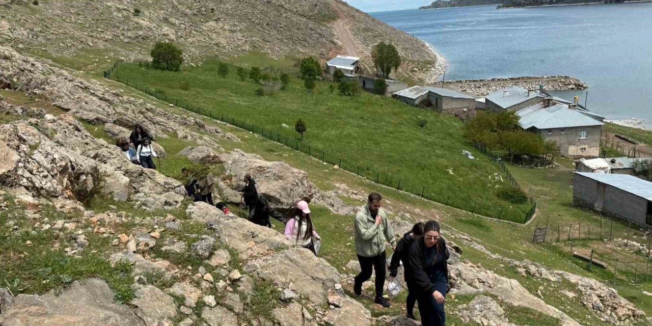 BEDOSK, Van’ın saklı güzelliklerinden biri olan İnköy’e yürüyüş düzenledi