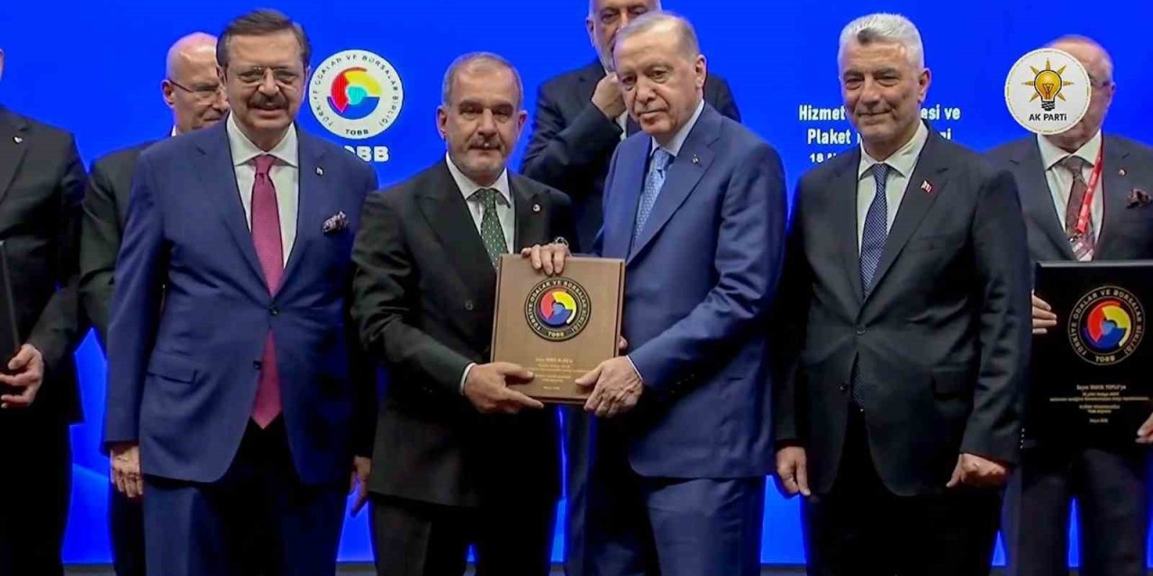 Cumhurbaşkanı Erdoğan’dan Başkan Alan’a Hizmet Şeref Belgesi