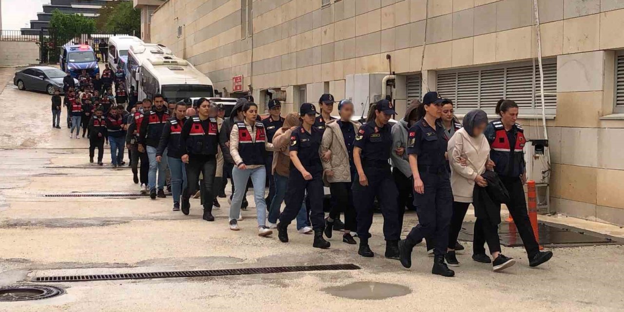 Elazığ’da özel sağlık kuruluşlarına operasyon: 19 şüpheli adliyeye sevk edildi