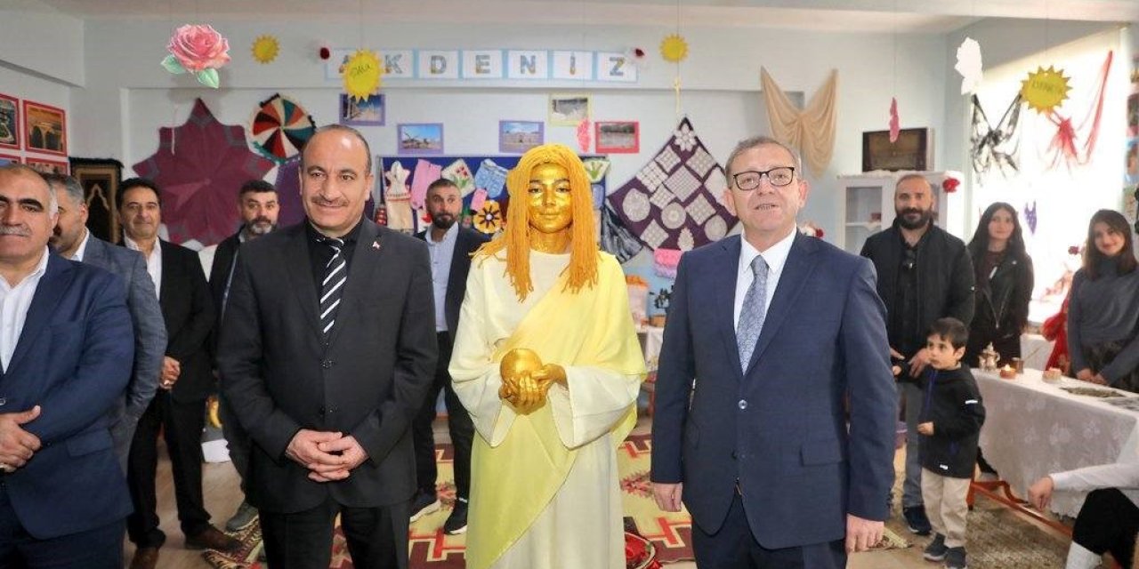 Kars’ta  "7 bölge, Tek ruh" sergisi yoğun ilgi gördü