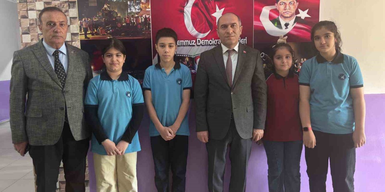Bitlis’te kuş yavrusunu kurtarmaya çalışan öğrencilere anlamlı ödül