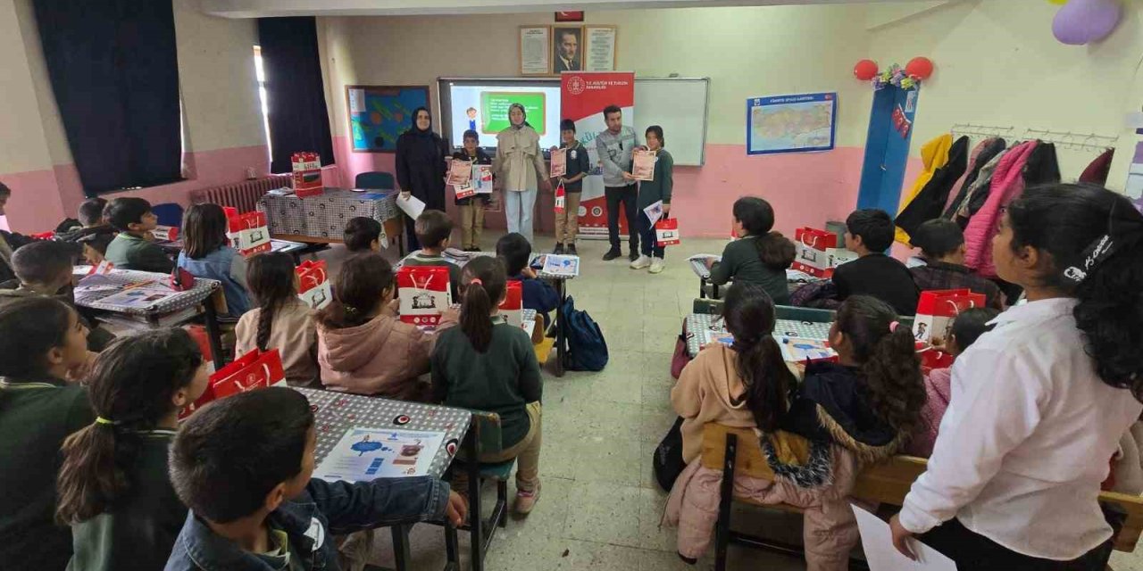 Ahlat’ta "Kültür Koruyucuları" etkinlikleriyle geleceğe miras bilinci aşılanıyor