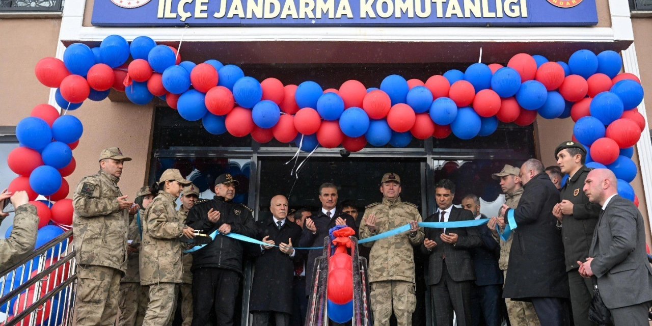 Hınıs’ta jandarma hizmet binası törenle açıldı