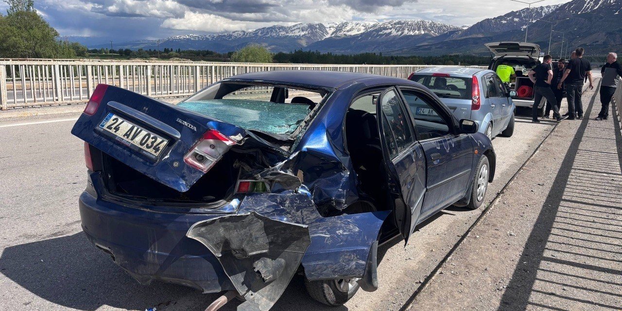Erzincan-Çağlayan Karayolu’nda trafik kazası: 2 yaralı