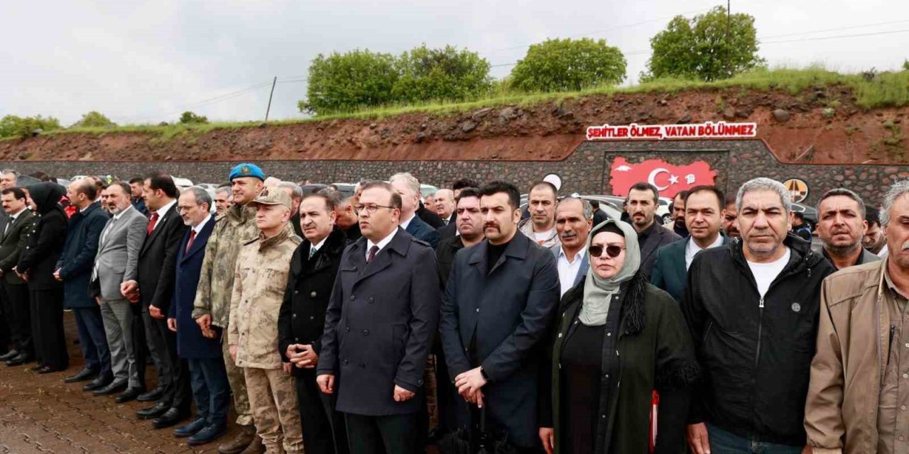 Bingöl’de 33 şehit, 33’üncü yıldönümünde dualarla anıldı