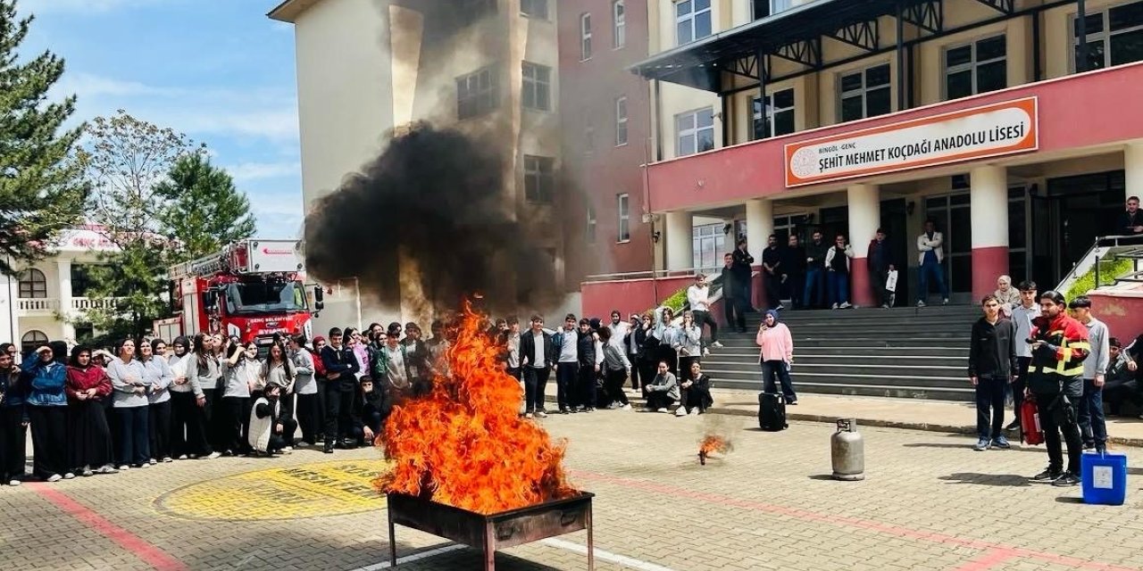 Bingöl’de 6 bin 100 kişiye yangın ve tahliye eğitimi