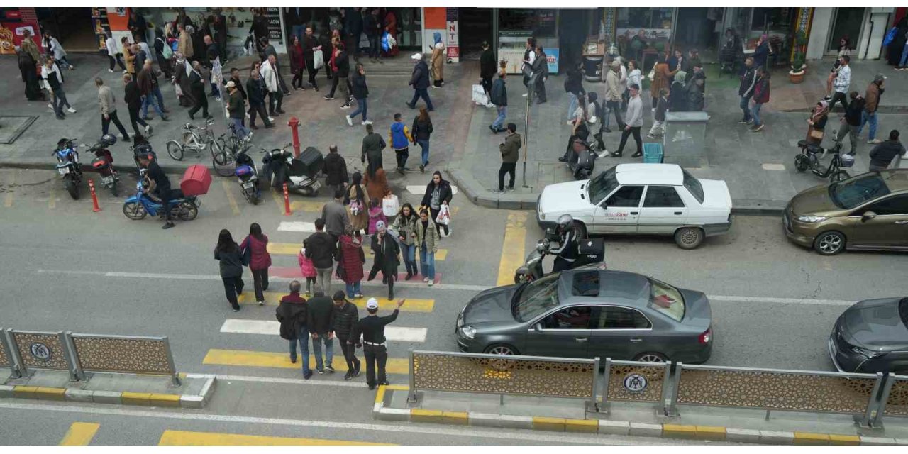 Erzincan’da bayram alışverişi yoğunluğu yaşanıyor