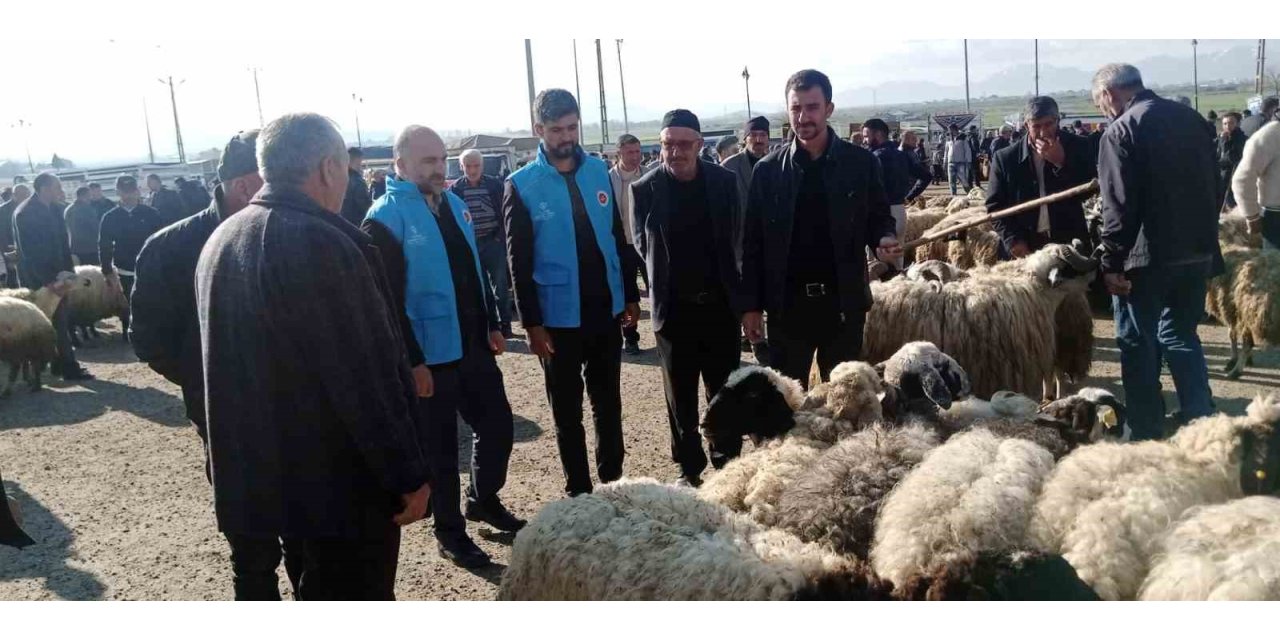 Çaldıran’da din görevlileri vatandaşı bilgilendirdi