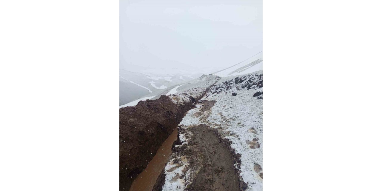 Diyadin’de Mayıs sonunda kar sürprizi