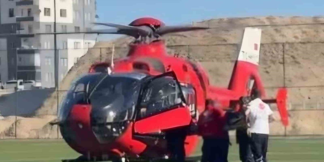 Malatya’da ambulans helikopter 62 yaşındaki hasta için havalandı