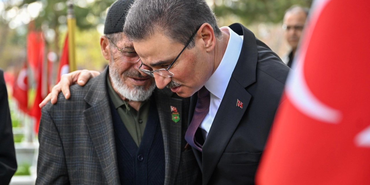 Arefe günü şehitlerin kabri ziyaret edildi