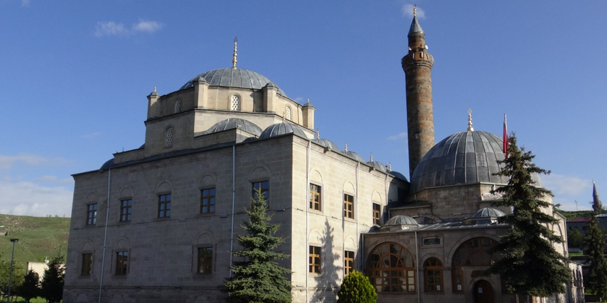 KARS BAYRAM NAMAZI SAATİ: Kars Bayram Namazı Saat Kaçta, Nasıl Kılınır? Kurban Bayramı İl İl Bayram Namazı Saati 2026