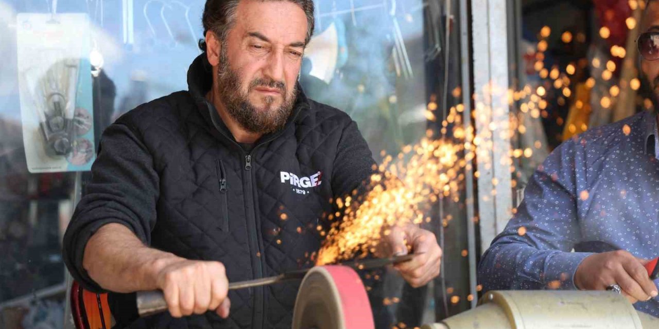 Bıçak bileme ustalarının ‘Kurban Bayramı’ yoğunluğu başladı