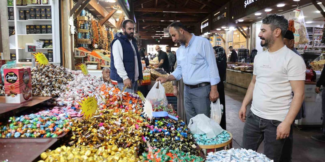 Tarihi Kapalı Çarşı’da Kurban Bayramı yoğunluğu yaşanıyor