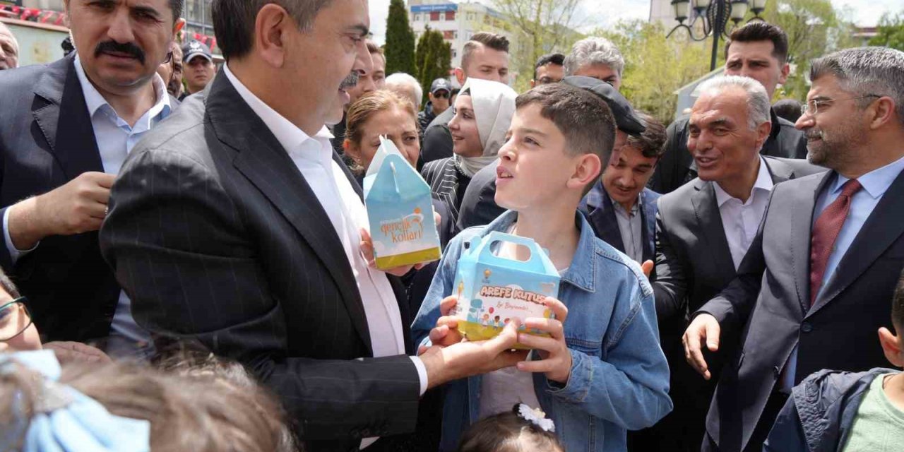 Bakan Tekin: "(CHP’deki olaylar) Bu olayın arkasında başka bir şaibe aramaya gerek yok, yeterince şaibe zaten orada var"