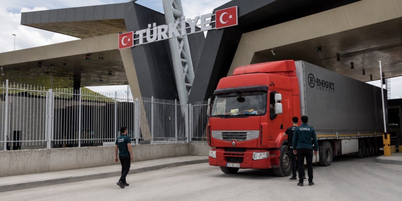 Modern görünüme kavuşan Gürbulak Sınır Kapısı’nda tır trafiği büyüdü, ticaret hacmi yükseldi