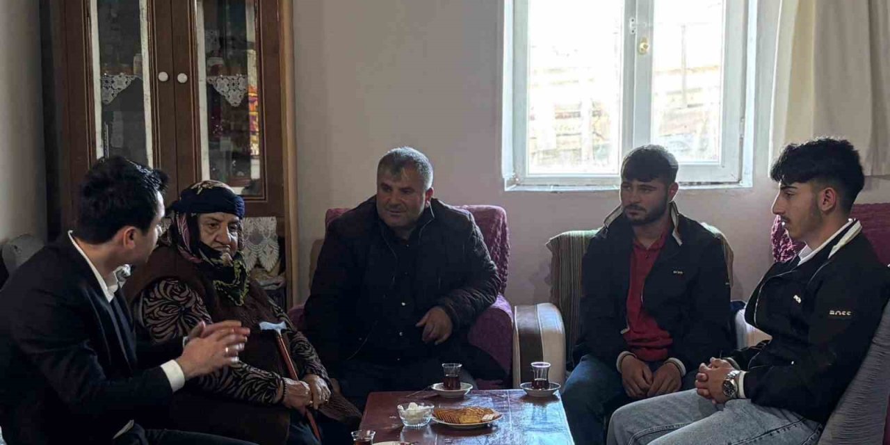 Kaymakam Tutal’dan şehit ailesine bayram ziyareti