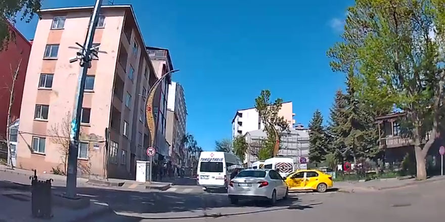 Kars'ta ticari taksi ile otomobil çarpıştı