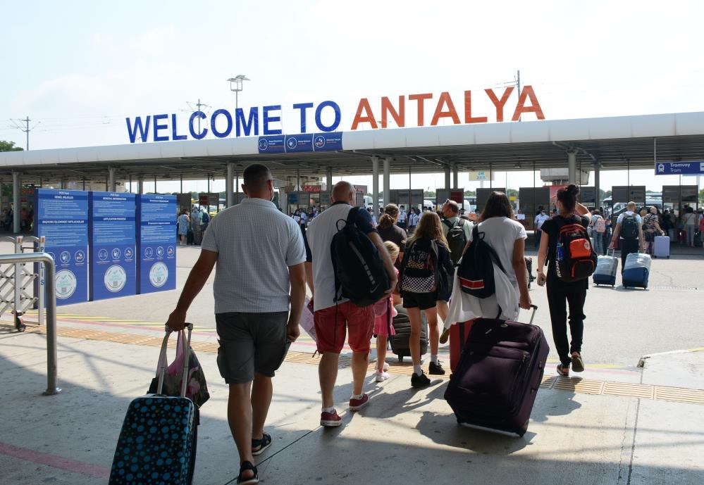 Antalya turizmde de bayramı yaşadı: Yüzde 100 doluluk oranına ulaşıldı