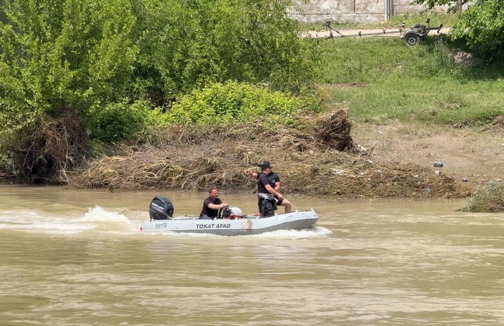 Tokat'ta kayıp iki kişiyi arama çalışmaları sürüyor