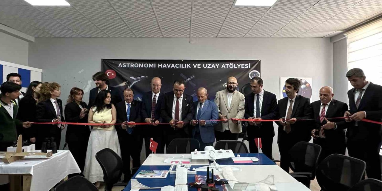 Yüksekova’da ‘Astronomi, Havacılık ve Uzay Atölyesi’ açıldı