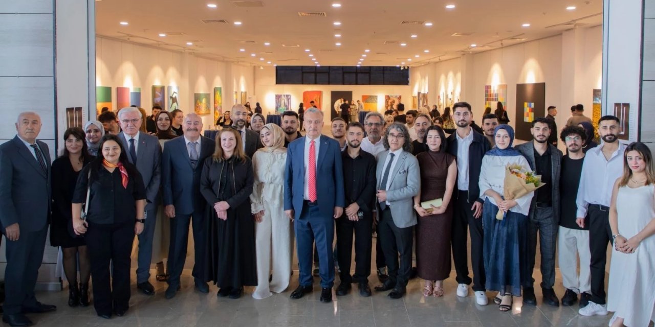 EBYÜ’de mezuniyet sergisi sanatseverlerle buluştu