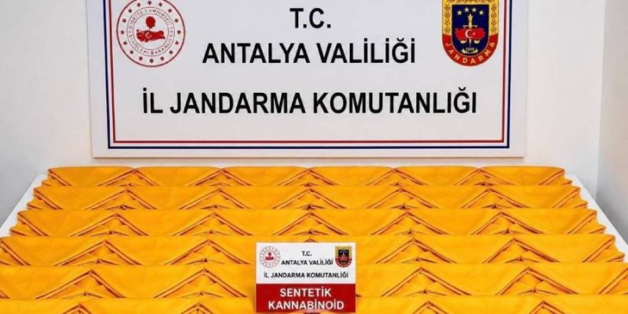 Alanya'da otel odasında 537 bin 600 kullanımlık uyuşturucu madde ele geçirildi
