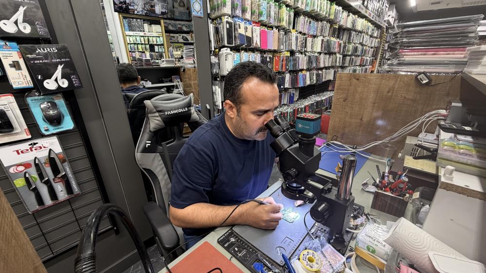 Uyurken telefonunuzu yastığın altına koymayın