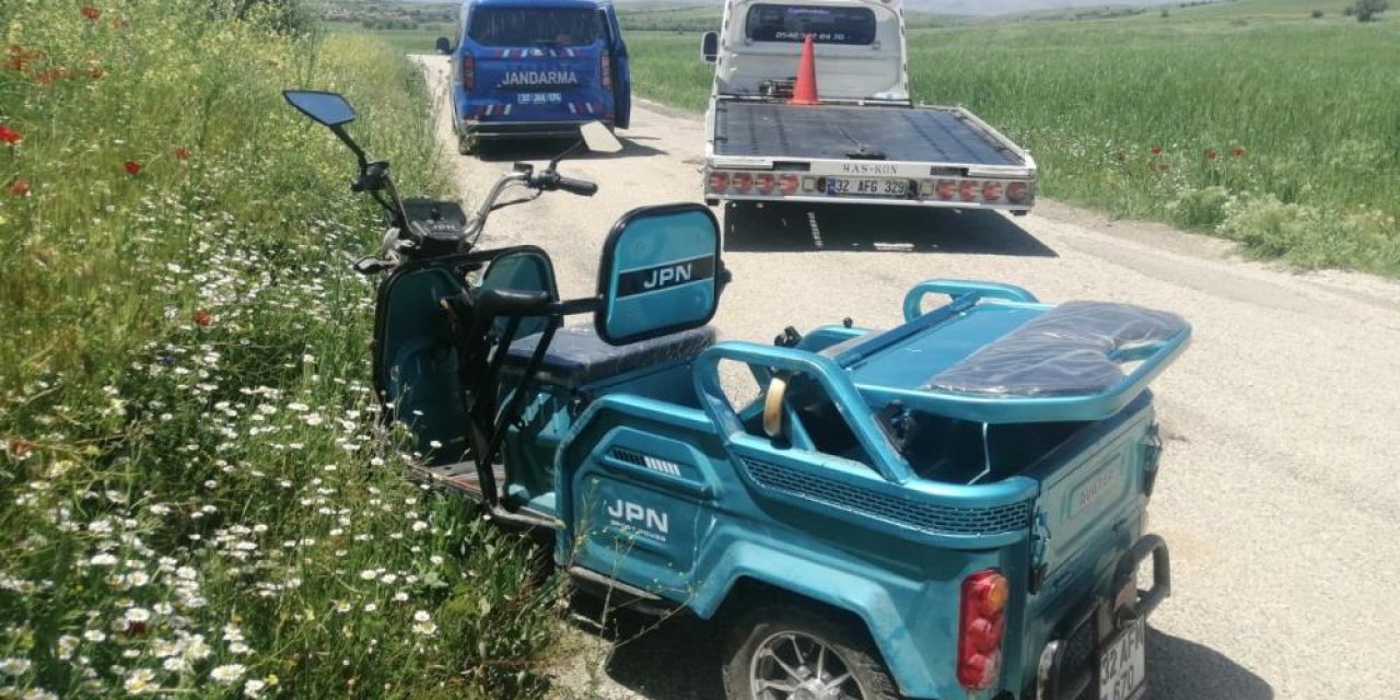 Eşini yolcu ettikten sonra dönüş yolunda kaza yapan yaşlı adam hayatını kaybetti
