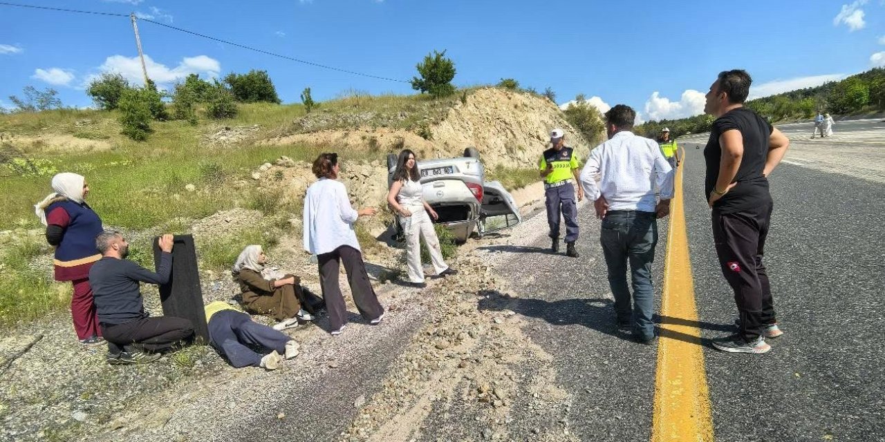 Elazığ’da otomobil takla attı: 3 yaralı