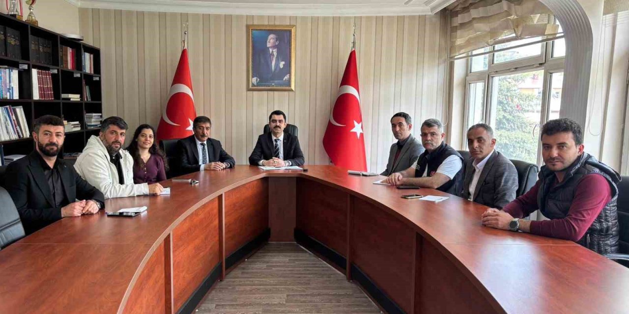 Susuz’da kamu yatırımları masaya yatırıldı, projelerde son durum değerlendirildi