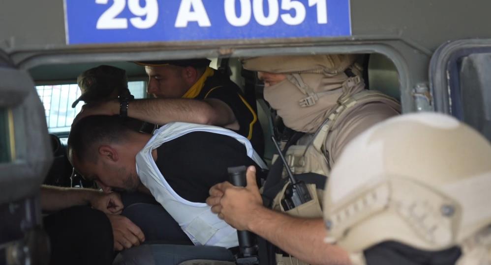Eşini odunla döverek öldüren şahıs yakalandı