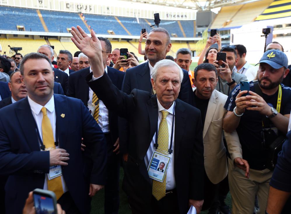 Aziz Yıldırım: "Benim Fenerbahçelilere ödenmemiş bir borcum var"