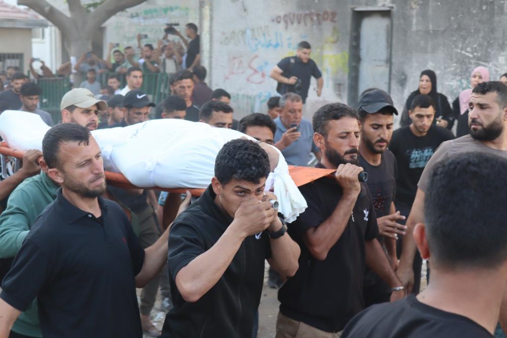 İsrail, Gazze’de yerinden edilen sivilleri vurdu: 6 ölü, 15 yaralı