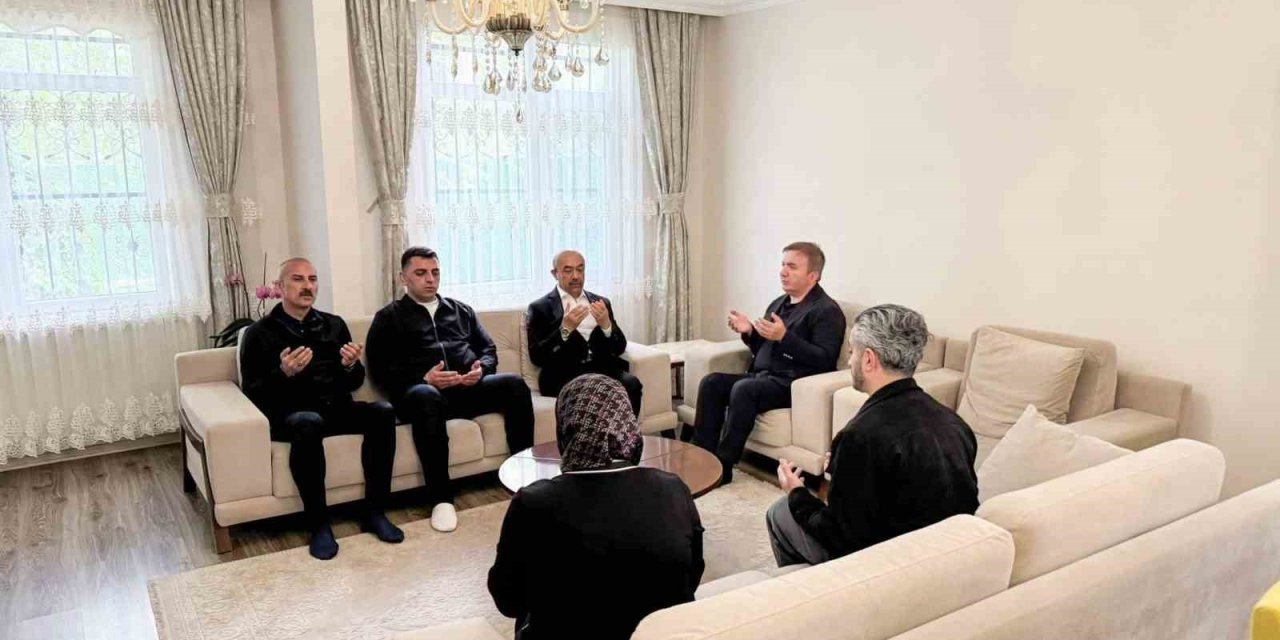 Vali Aydoğdu’dan İl Milli Eğitim Müdürü Kartal’a taziye ziyareti