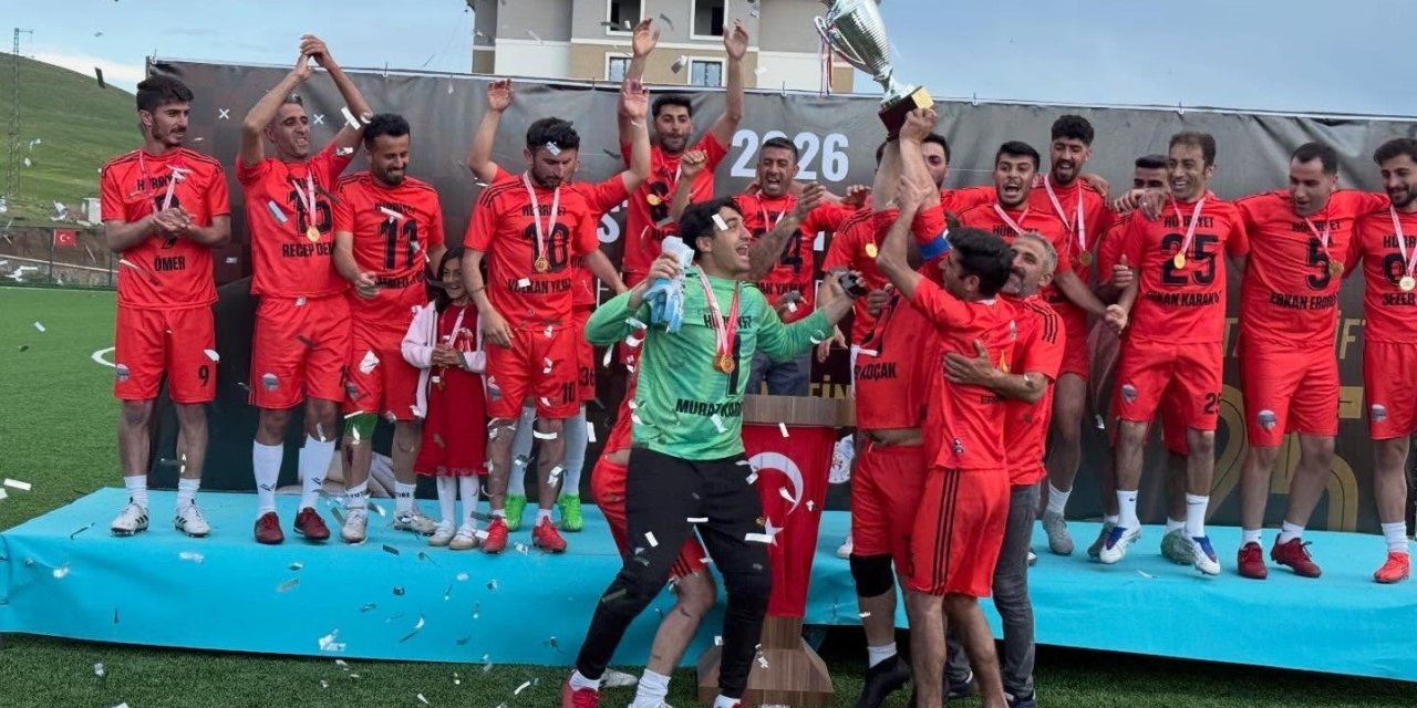 Tekman’da futbol şöleni: 2026 Mustafa Çiftçi sezonu şampiyonu Hürriyetspor oldu